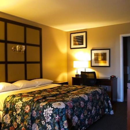 Relax Inn Watertown Luaran gambar
