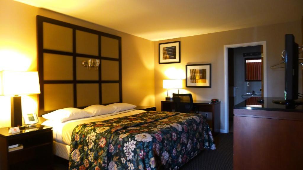 Relax Inn Watertown Luaran gambar