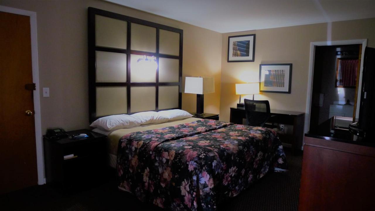 Relax Inn Watertown Luaran gambar