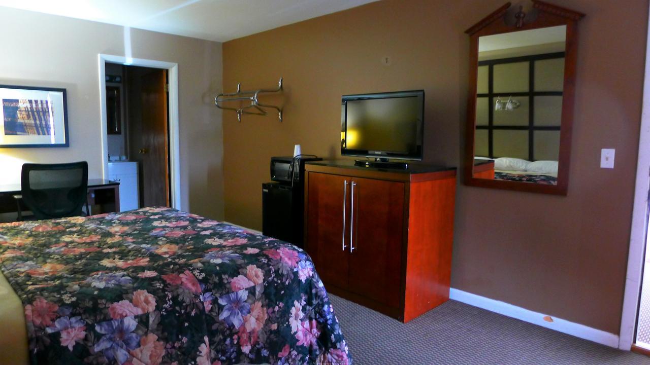 Relax Inn Watertown Luaran gambar